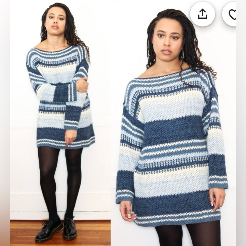 Vintage 90’s The Limited M, blue &White Long line sweater, The boatneck sweater